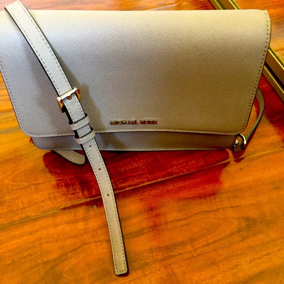 Michael Kors Handbags - Michael Kors bag crossbody bag